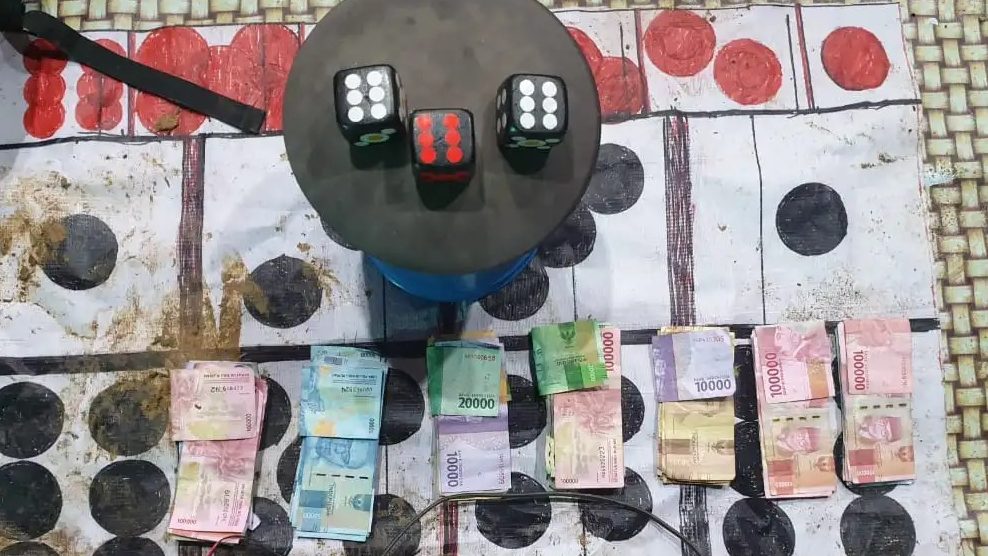 Main Judi Dadu di Lapangan Bola, Lima Warga Paser Diciduk Polisi