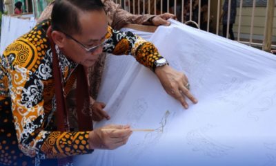 Rayakan Hari Batik Nasional, Rekor Membatik Terpanjang Se-Kaltim Dipecahkan
