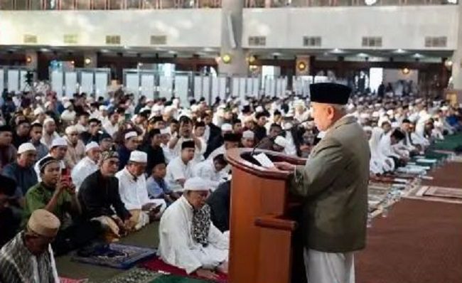Pimpin Takbir Salat Iduladha di Islamic Center, Gubernur Ajak Tingkatkan Iman dan Taqwa
