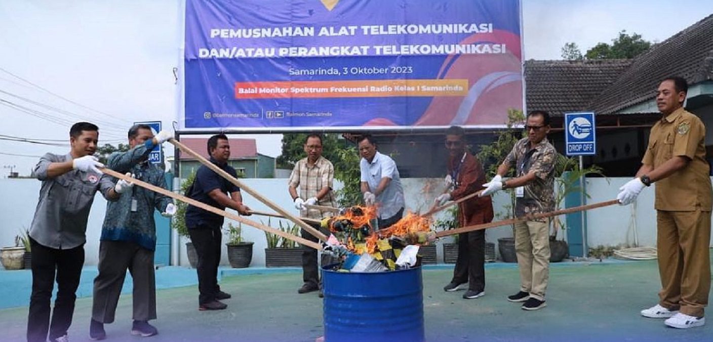 pemusnahan alat telekomunikasi