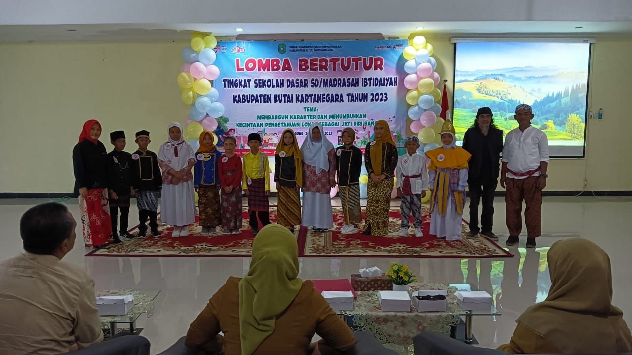 lomba bertutur